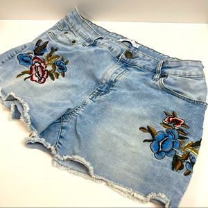 Cut off shorts embroidered flowers faded look great shape!